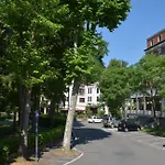 Отель Salus 3*