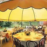 Salus Hotel