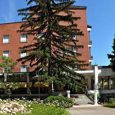 Salus Hotel