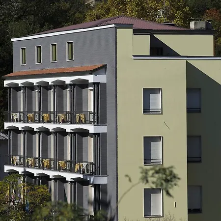 Salus Hotel