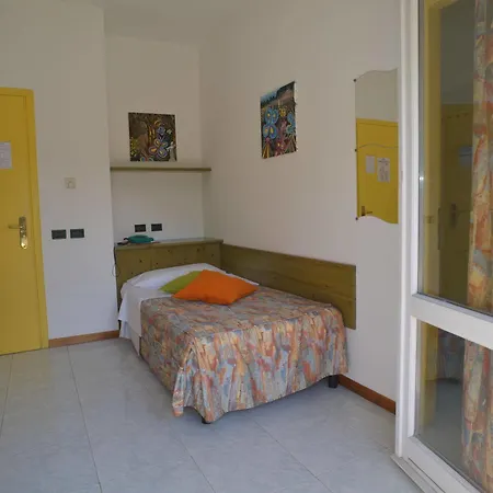 Salus Hotel 3*