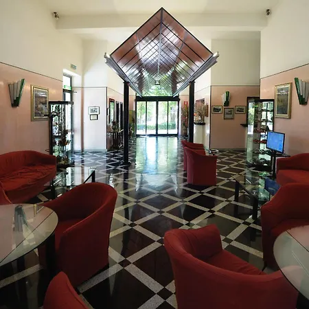 Salus Hotel 3*