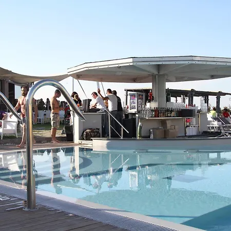 Salus Hotel