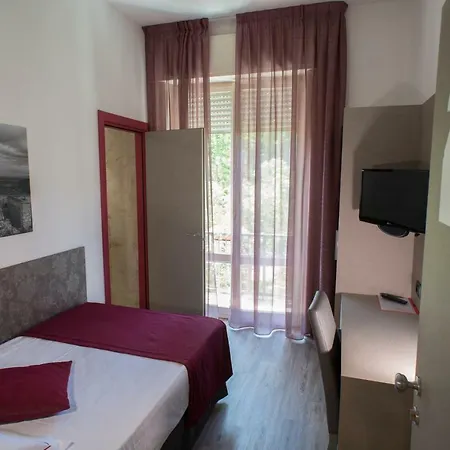 Salus Hotel 3*
