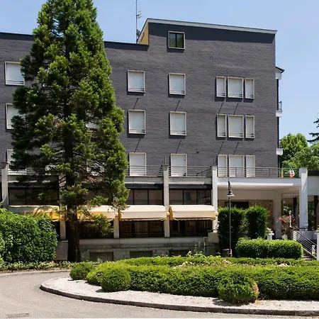 Hotel Salus 3*